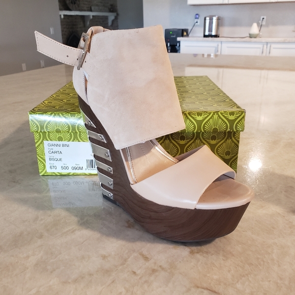 Gianni Bini Shoes - Gianni Bini "Carta" Wedge